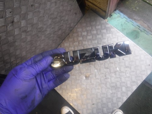 Suzuki gsx 1400 tank - tank, badge