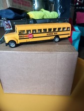 Ss Toys School Bus With Pull Back And Go Wheels, 1/50 Scale