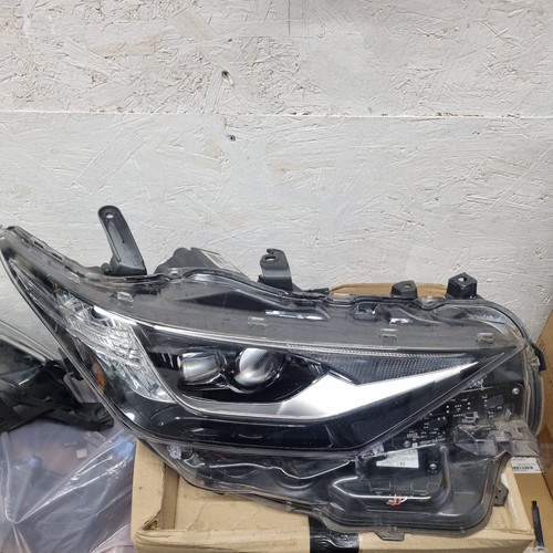 Toyota auris full - toyota, led