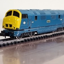 Trix 2942 N Gauge Class 42 Warship Diesel D8230 Hermes BR Blue Unboxed