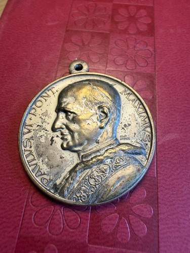 Extra large 32mm vintage pope - 32mm,