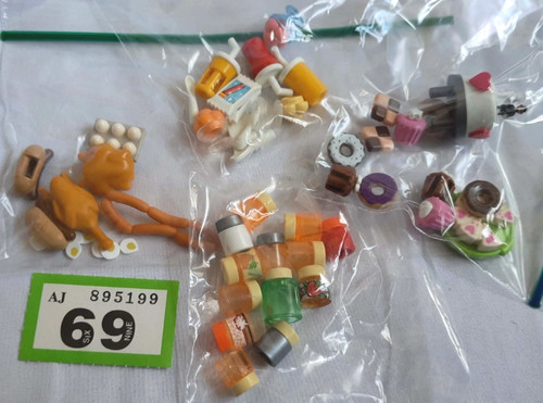 Playmobil spares mixed food