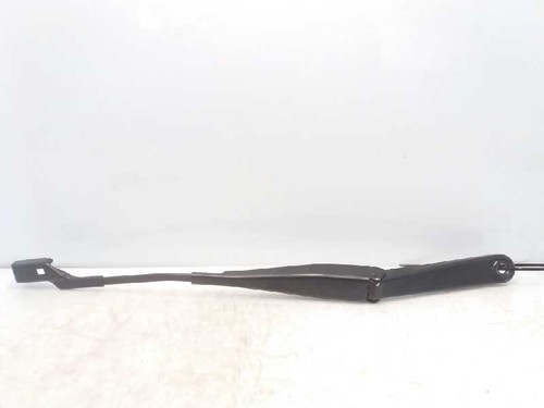 2026776 left front - front, windshield