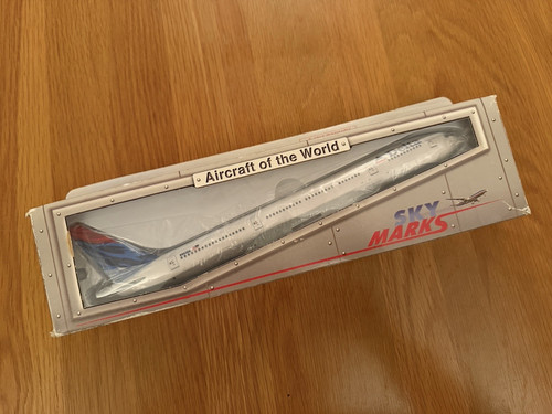 Delta airlines boeing 777 - delta,