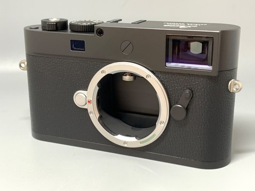 Leica m11 black paint - black,