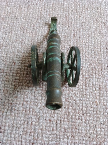Antique brass toy cannon - cannon,, good