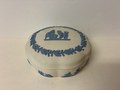 Vintage wedgwood blue white - vintage,