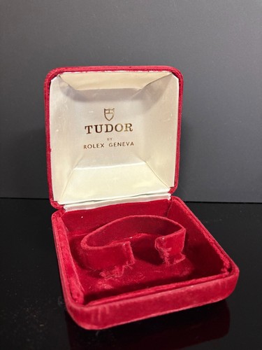 Rare vintage 1960s circa tudor - vintage,