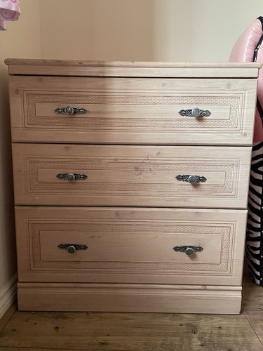 Retro courts cream chest - cream,