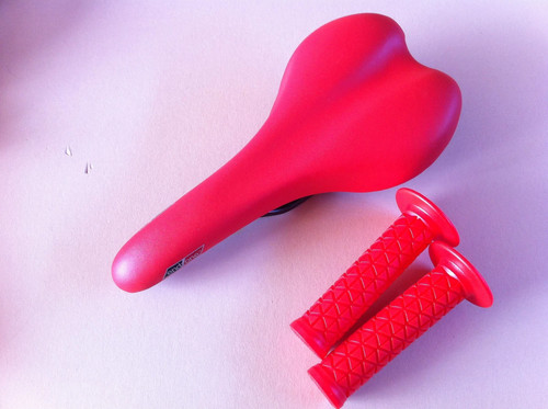 Red classic bicycle seat - red,