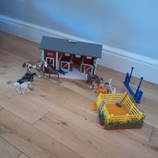 Breyer Red Stable Set Stablemates Stable horse toy model horses