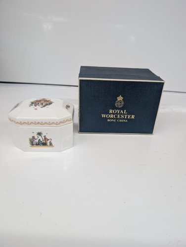 Royal worcester fine - a, bone