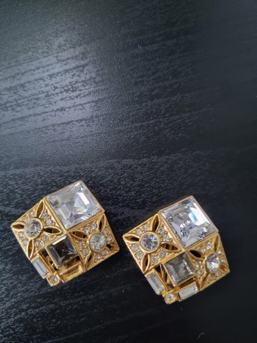 Vintage sphinx clip earings - sphinx, on