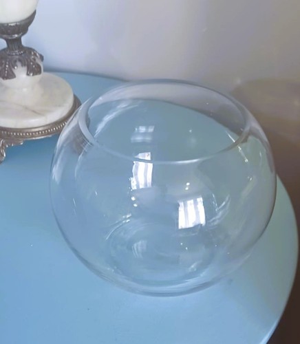 Large clear glass centrepiece - glass,
