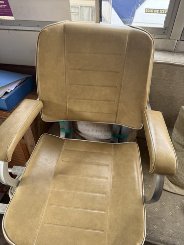 Captains chair vinyl retro - captains,