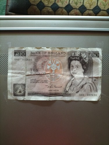 Ten pound note vintage - vintage, serial