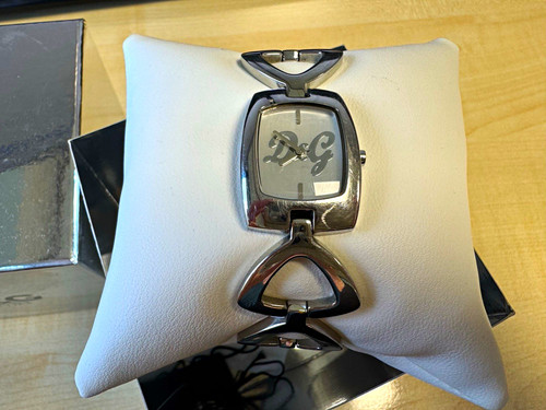 Time women s quartz - d&g,
