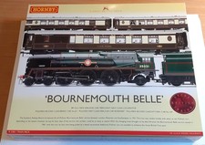 HORNBY R2300 OO GAUGE - BOURNEMOUTH BELLE TRAIN PACK