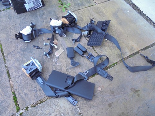 Vauxhall insignia seatbelt - vauxhall,
