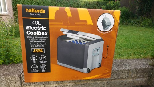 Halfords 40l mains and - 40l, 12v