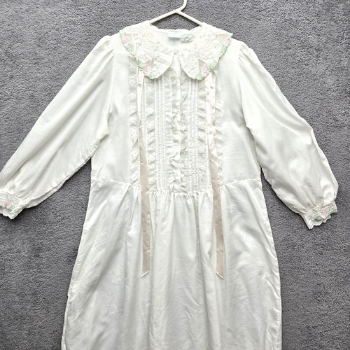 Vintage white victorian - white,