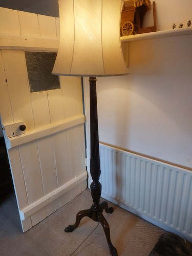 Antique chippendale style - style, claw
