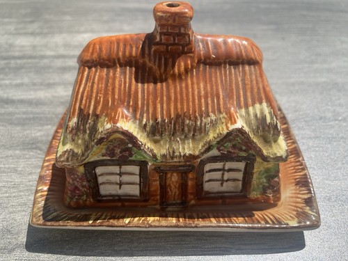 Vintage kitsch cottage core - cottage,