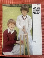 BOYS CLASSIC V NECK CABLE KNIT CRICKET JUMPER 26”-30” VTG KNITTING PATTERN 4240
