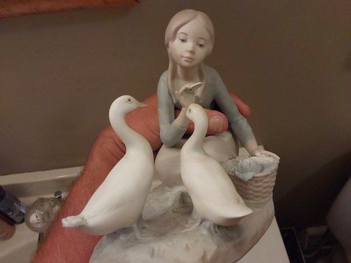 Lladro girl feeding ducks - girl, 4849