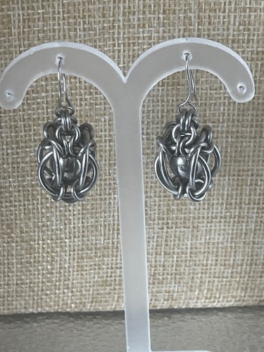 Unusual chrome tone hook