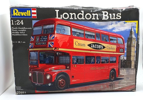 Revell scale model bus - revell,