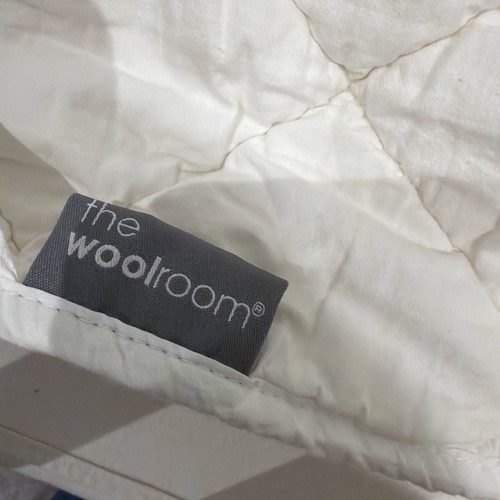 The wool room - cot, duvet