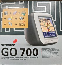 TOMTOM GO 700 SAT NAV WITH  FULL MAP OF EUROPE + BLUETOOTH HANDS FREE CAR KIT ✅