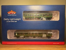 Bachmann Ref 32-515A Derby Lightweight 2 Car DMU In BR Green With Yellow Panels.