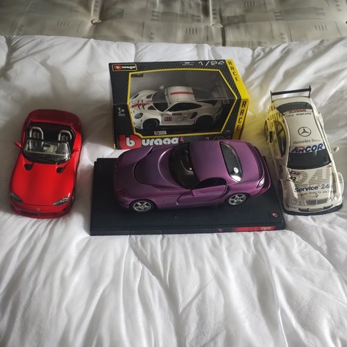 Diecast scale models - 1:18,