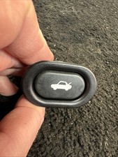 SAAB 900 9000 93 95 RHD Boot Tailgate Release Switch 4733457