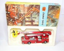 Corgi 1127 Simon Snorkel Fire