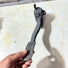 HK83-9F836-CB ACCELERATOR