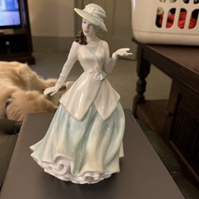ROYAL DOULTON FIGURE LORRAINE HN4301 PRETTY LADIES BONE CHINA FIGURINE