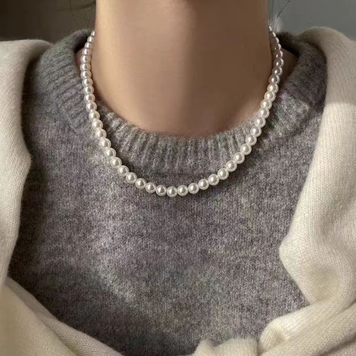 Magnetic buckle pearl necklace - magnetic,