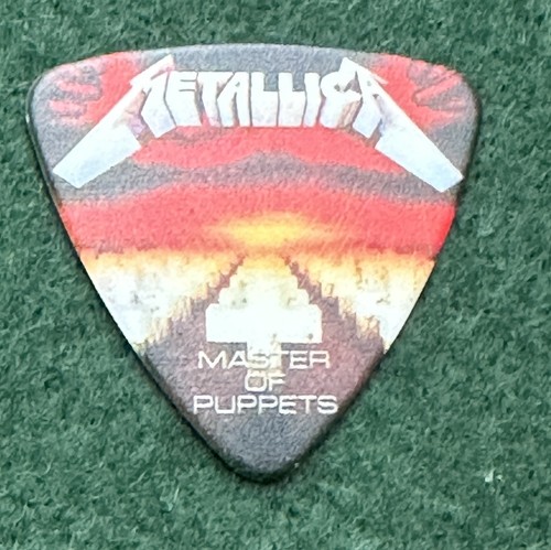 Guitar pick metallica - /,