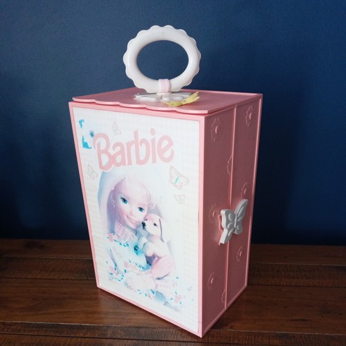 Vintage barbie wardrobe carry - wardrobe,