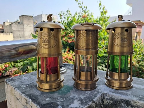 Antique brass oil lamp - brass, –