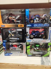 Welly 1:18 Scale Diecast