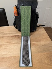 Authentic Gucci GG Bees Handmade Silk Tie - Excellent Condition with Box