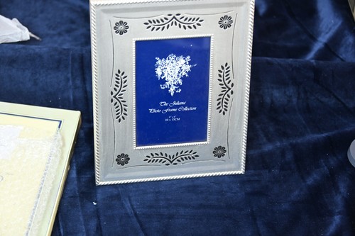 Photo frame lacquered metal - photo,