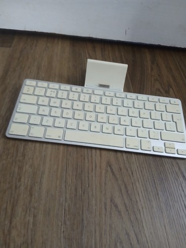 Apple ipad keyboard docking - ipad,