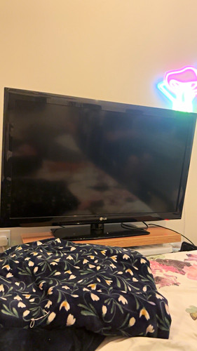 42in led flat screen - 42in, tv