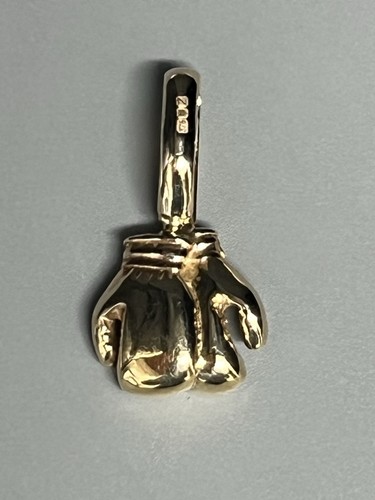 9ct gold double boxing glove - 9ct,