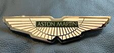 Aston Martin Badge, Emblem in
